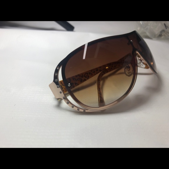 Sunglasses - Picture 6 of 7